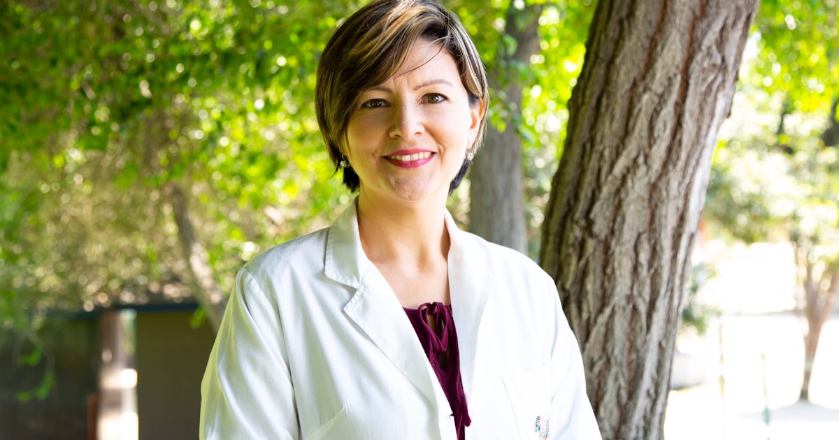 Domiciliary care worker arriving at service user home  - lone working policy guide